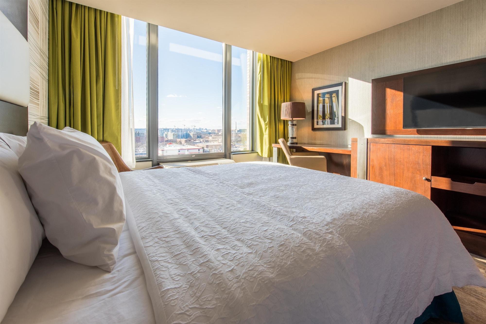 Hampton Inn & Suites Washington, D.C. - Navy Yard Екстериор снимка