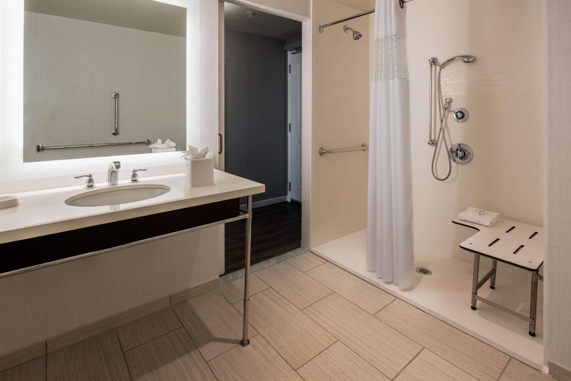 Hampton Inn & Suites Washington, D.C. - Navy Yard Екстериор снимка