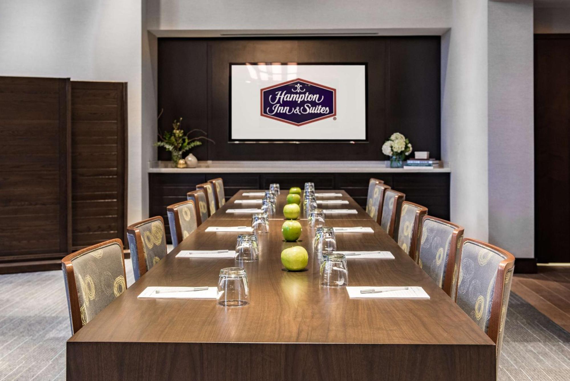 Hampton Inn & Suites Washington, D.C. - Navy Yard Екстериор снимка