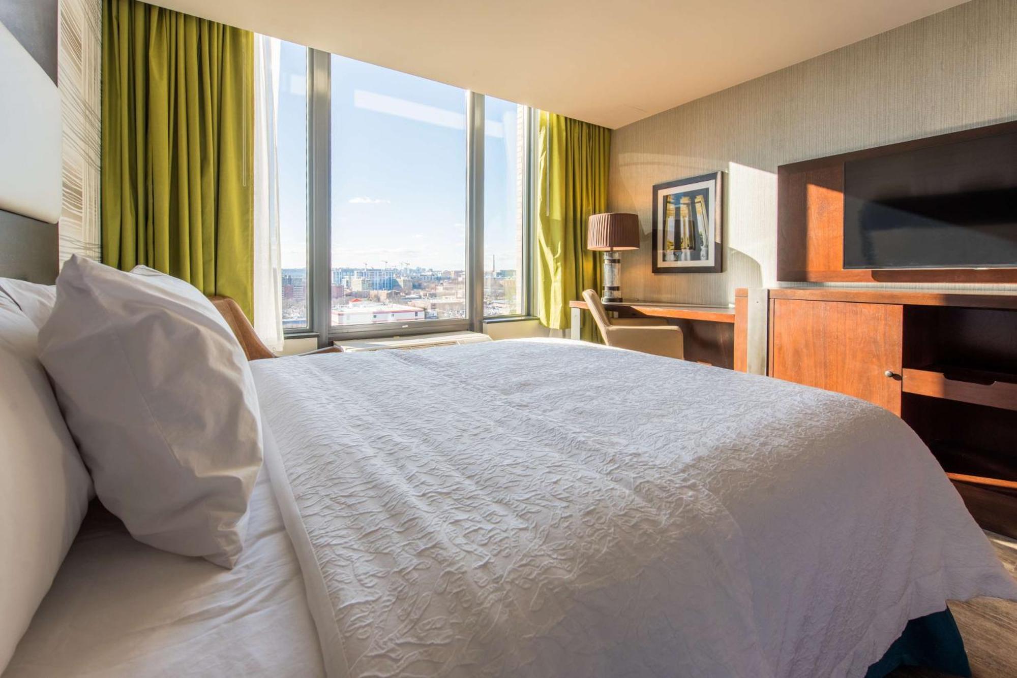 Hampton Inn & Suites Washington, D.C. - Navy Yard Екстериор снимка