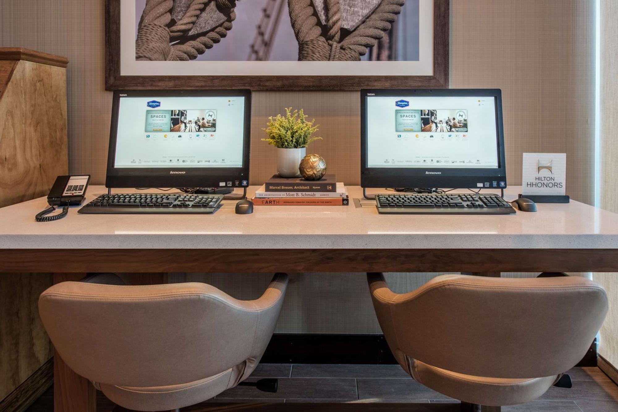 Hampton Inn & Suites Washington, D.C. - Navy Yard Екстериор снимка