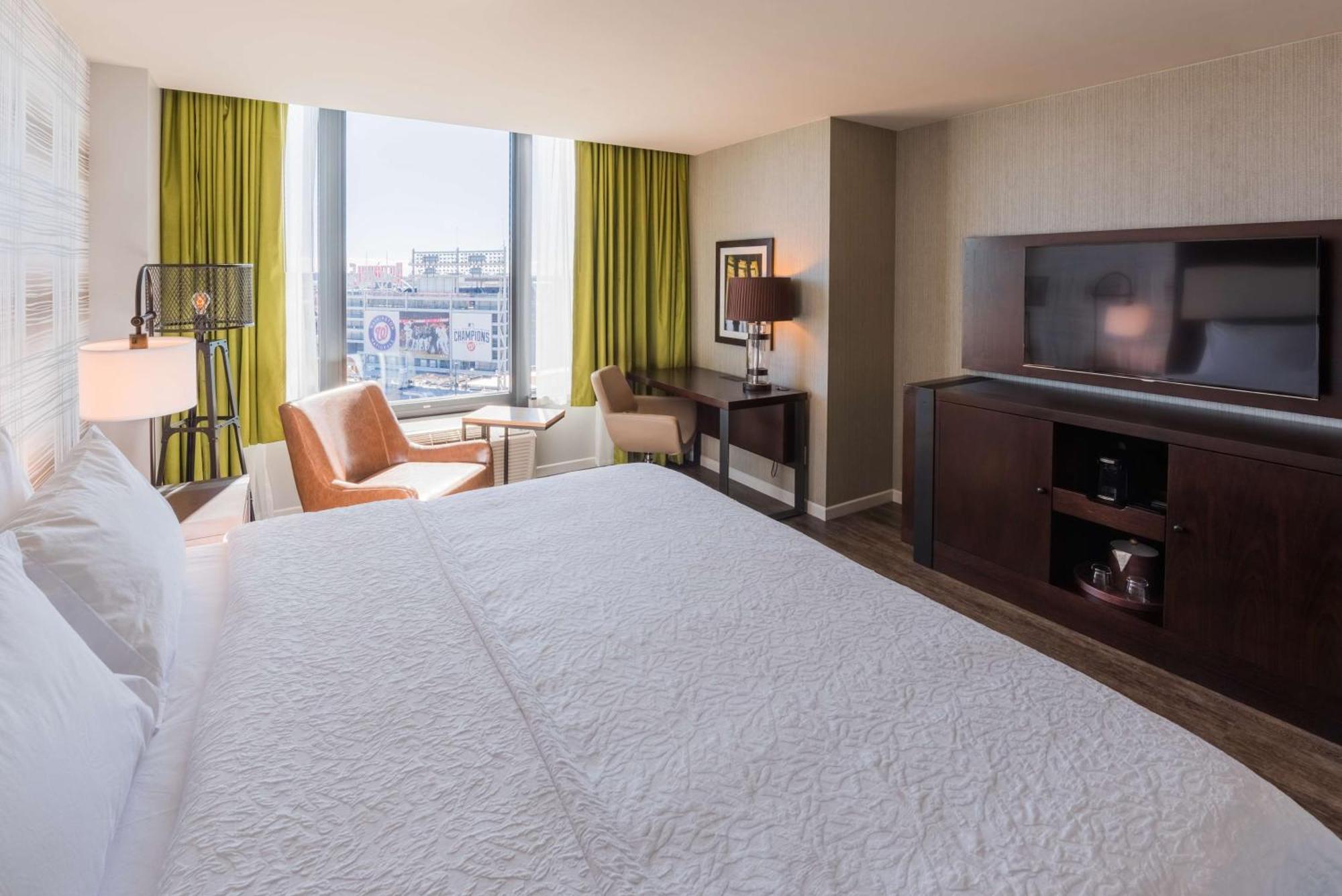 Hampton Inn & Suites Washington, D.C. - Navy Yard Екстериор снимка